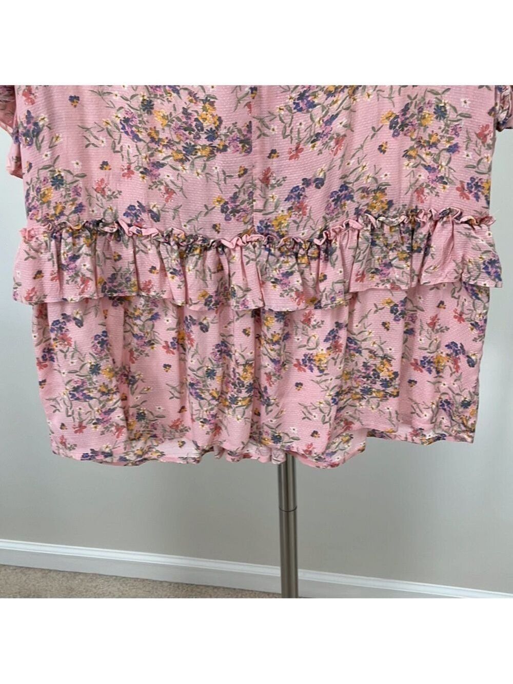 Jessica Simpson Floral Print Surplice top - Picture 3 of 8